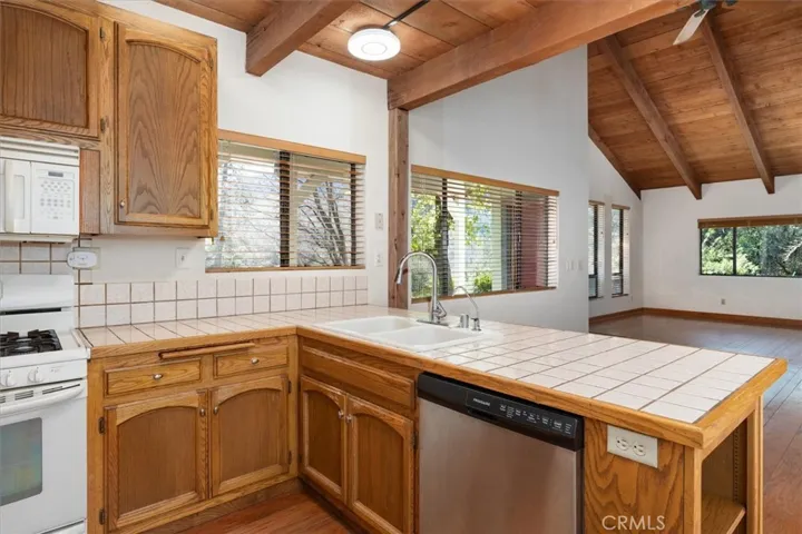 37934 China Creek Road, Oakhurst, California 93644