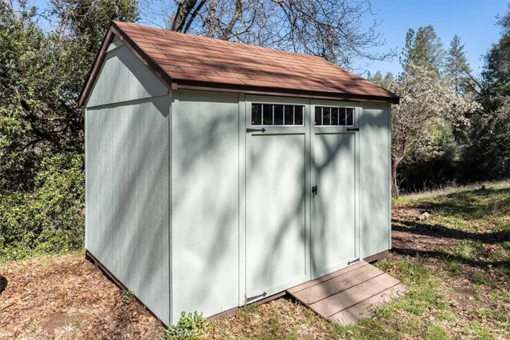 37934 China Creek Road, Oakhurst, California 93644