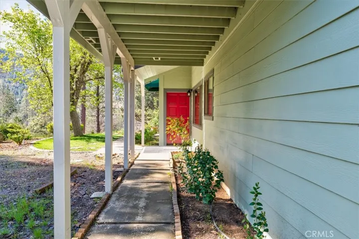37934 China Creek Road, Oakhurst, California 93644