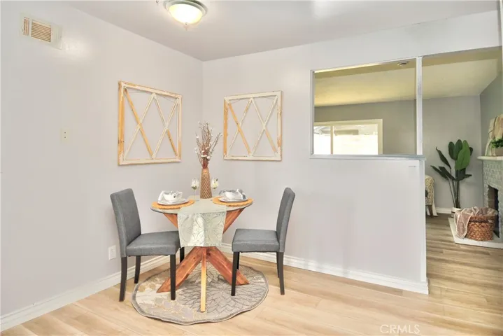 EATING AREA