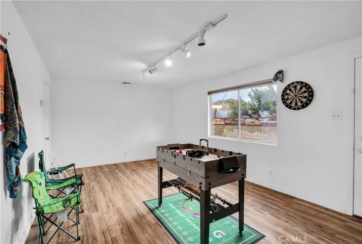 7833 Shawnee Trail, Yucca Valley, California 92284