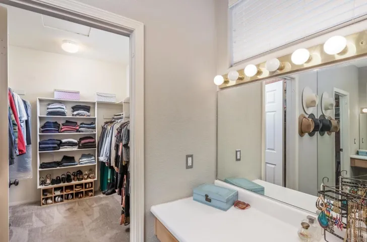 Primary Bath & Walk-in Closet