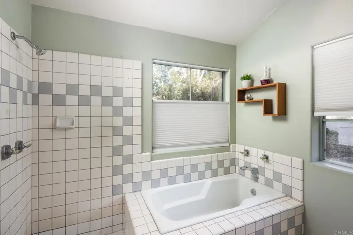 New shower glass enclosure has been ordered and coming in