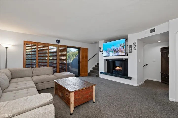 7137 Shoup Avenue 10, West Hills, California 91307