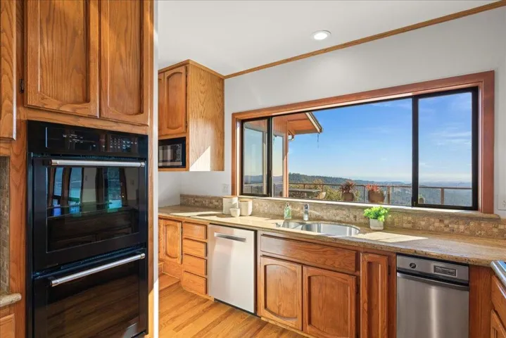 25995 Mar Vista Court, Los Gatos, California 95033