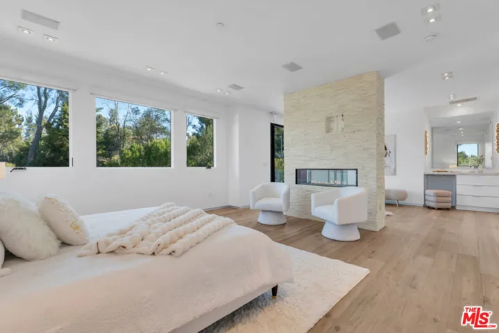 23136 Park Contessa, Calabasas, California 91302