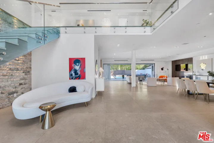 23136 Park Contessa, Calabasas, California 91302