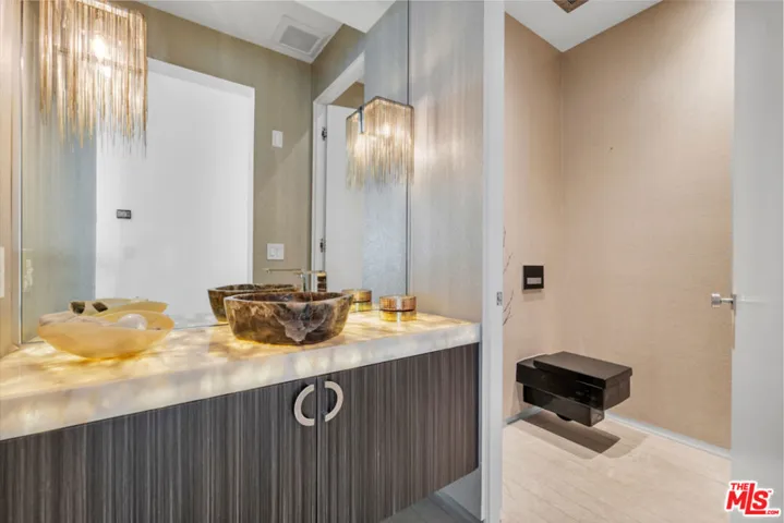 23136 Park Contessa, Calabasas, California 91302