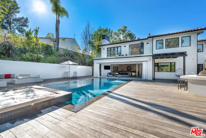 23136 Park Contessa, Calabasas, California 91302