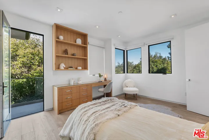 23136 Park Contessa, Calabasas, California 91302