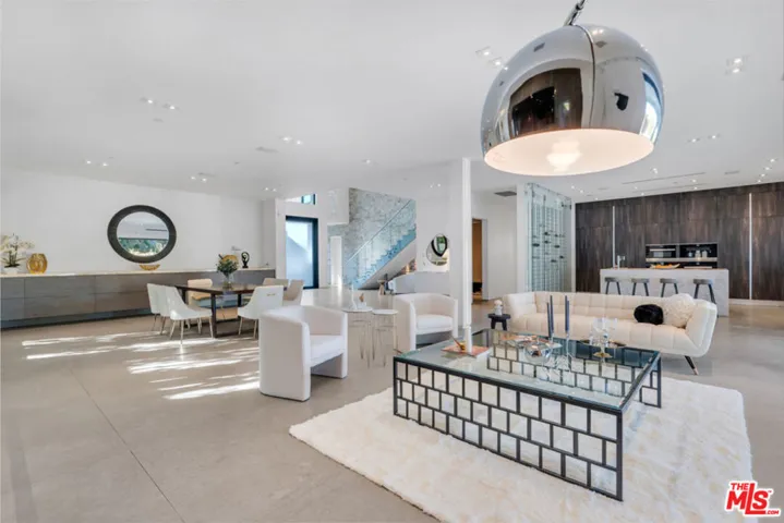 23136 Park Contessa, Calabasas, California 91302