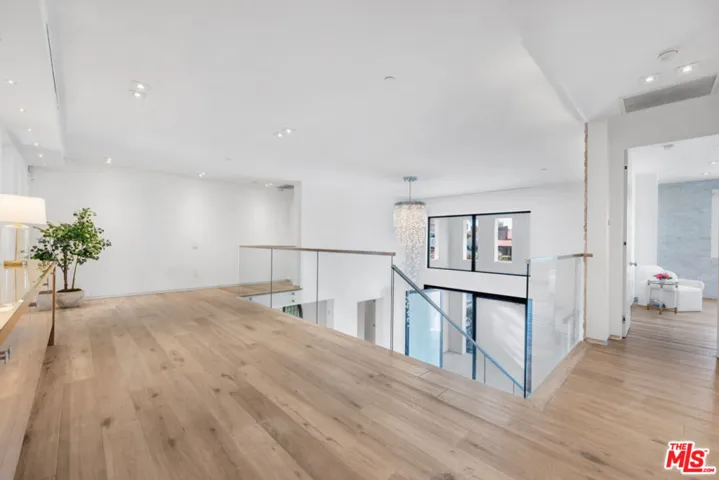 23136 Park Contessa, Calabasas, California 91302
