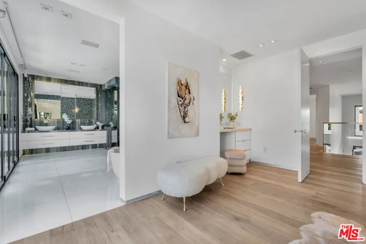 23136 Park Contessa, Calabasas, California 91302