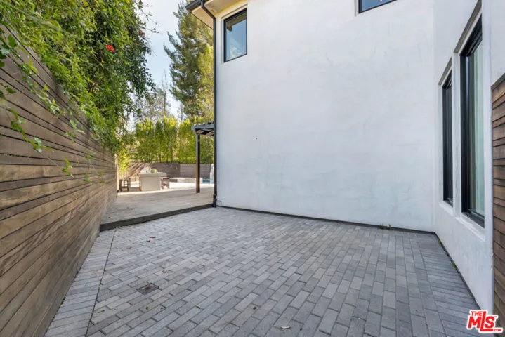 23136 Park Contessa, Calabasas, California 91302