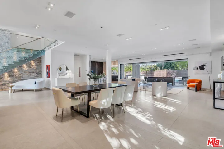 23136 Park Contessa, Calabasas, California 91302