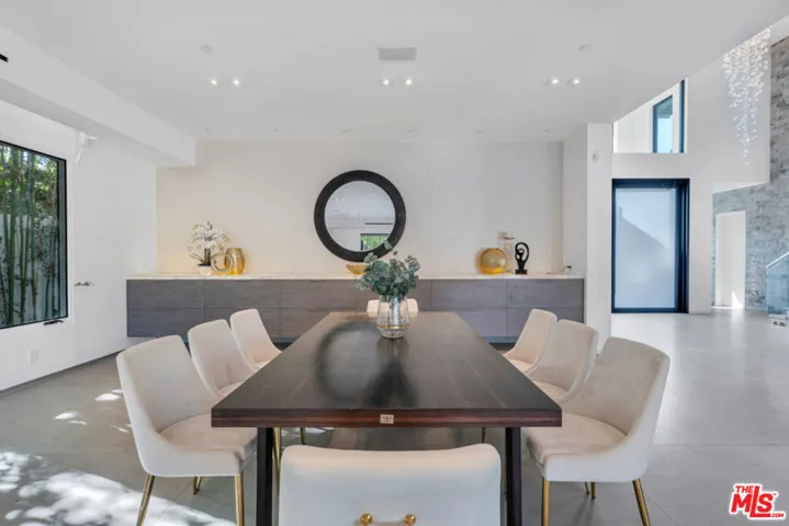 23136 Park Contessa, Calabasas, California 91302