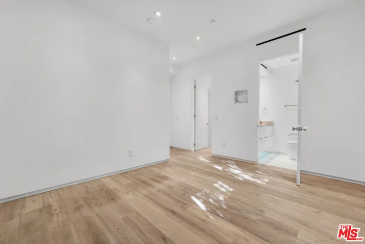 23136 Park Contessa, Calabasas, California 91302