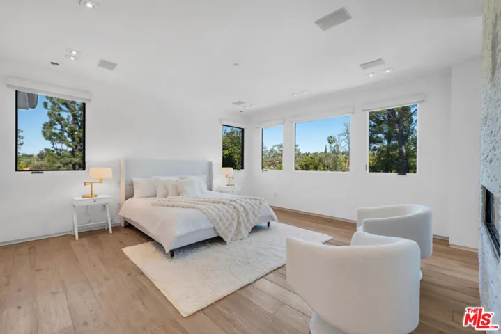 23136 Park Contessa, Calabasas, California 91302