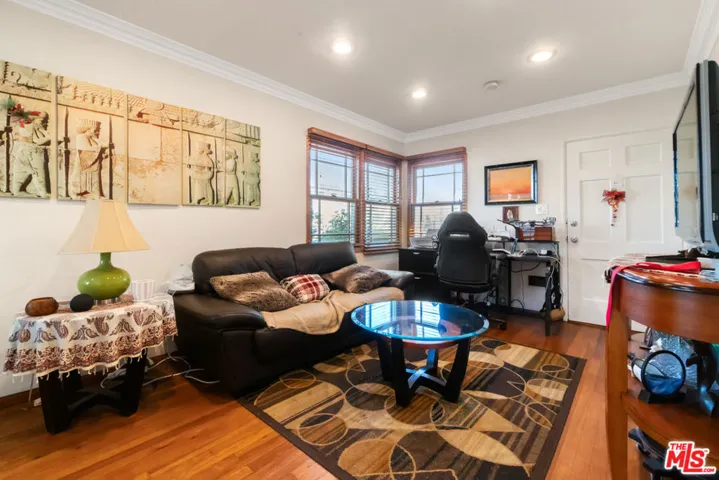 6632 Living Room