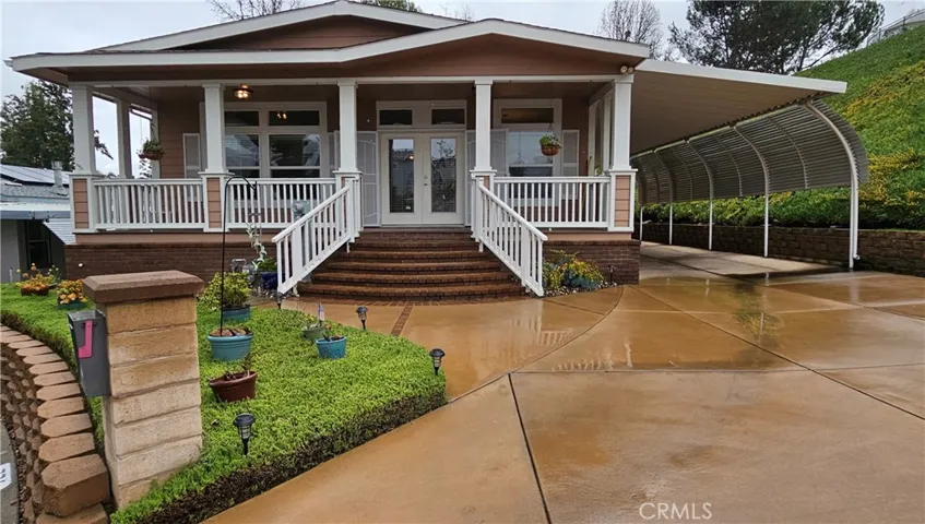 front, large driveway