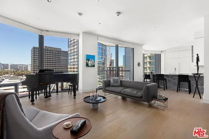 211 W Elm Court 9e, Los Angeles, California 90067