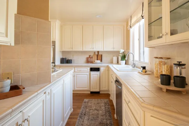 3630 Rosecroft Lane, San Diego, California 92106