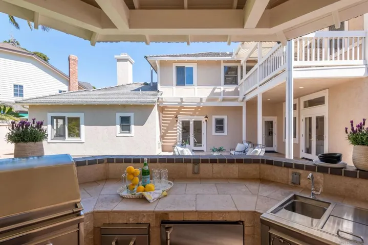 3630 Rosecroft Lane, San Diego, California 92106