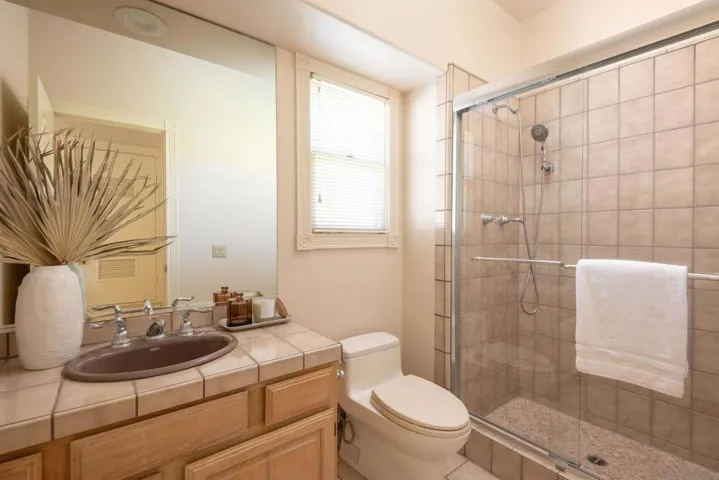 3630 Rosecroft Lane, San Diego, California 92106
