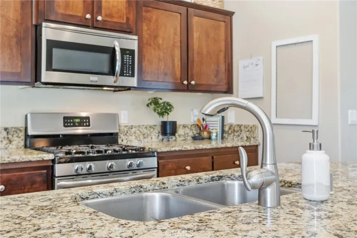9431 Woodbrook Drive, Shafter, California 93263