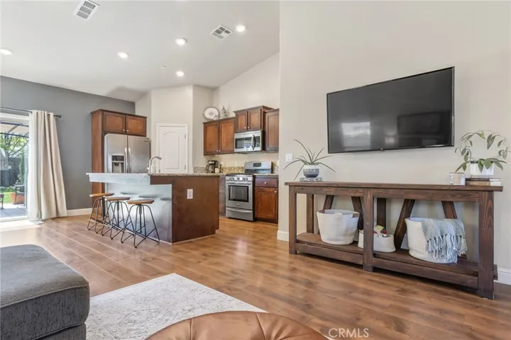9431 Woodbrook Drive, Shafter, California 93263