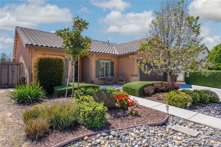 9431 Woodbrook Drive, Shafter, California 93263