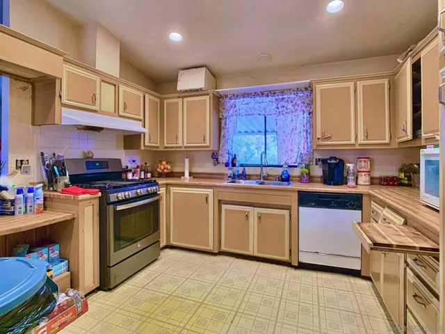 2056 Old Bend Rd, El Cajon, California 92021