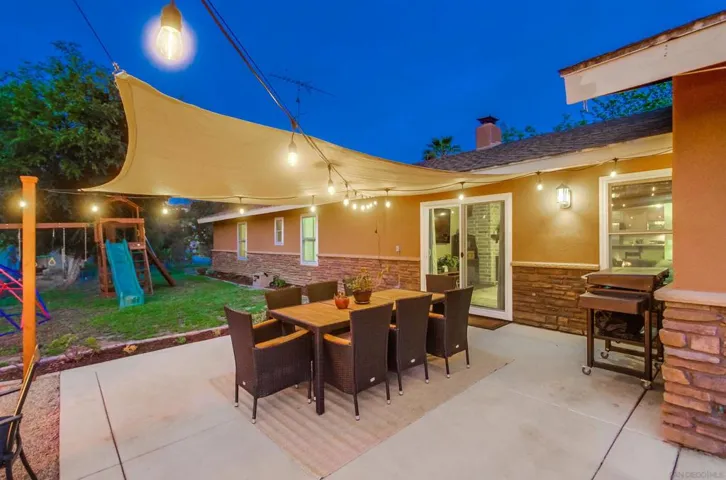 1566 La Vine Lane, Vista, California 92084