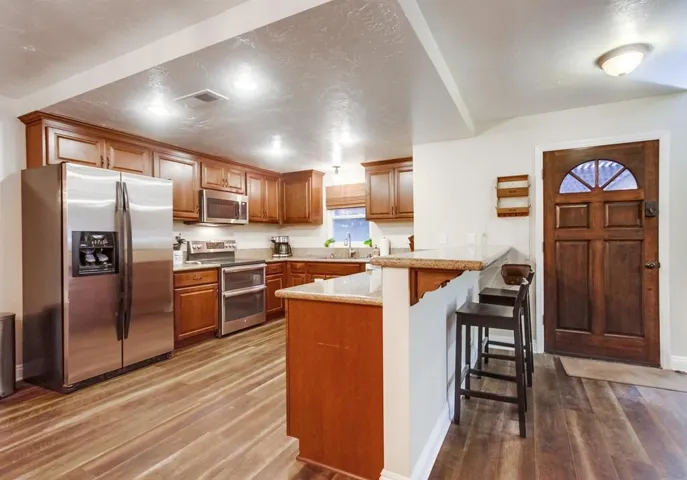 1566 La Vine Lane, Vista, California 92084