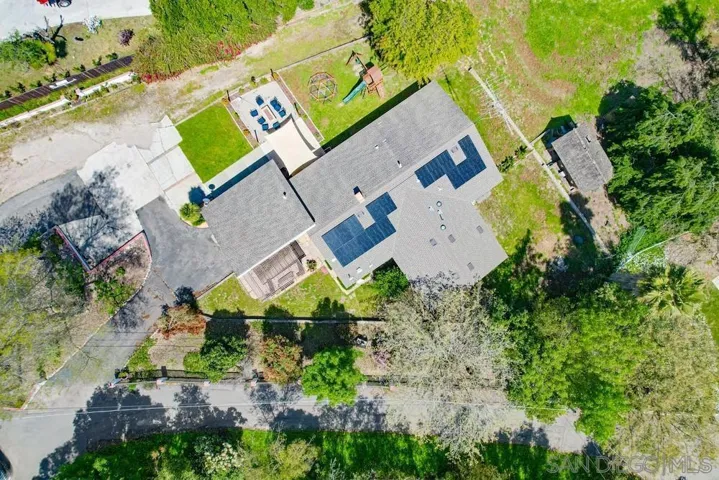 1566 La Vine Lane, Vista, California 92084