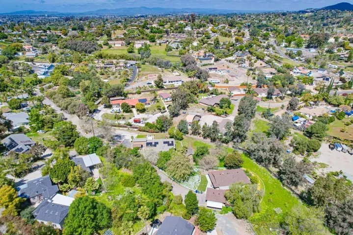 1566 La Vine Lane, Vista, California 92084