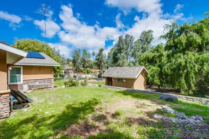 1566 La Vine Lane, Vista, California 92084