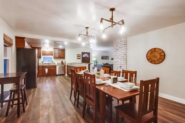 1566 La Vine Lane, Vista, California 92084