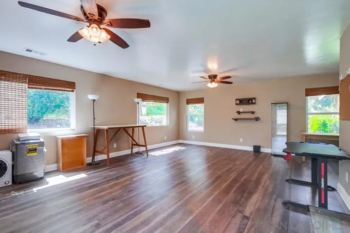 1566 La Vine Lane, Vista, California 92084