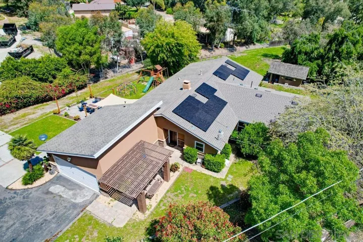 1566 La Vine Lane, Vista, California 92084