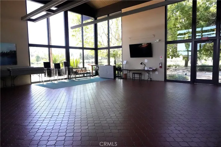 CLUB HOUSE