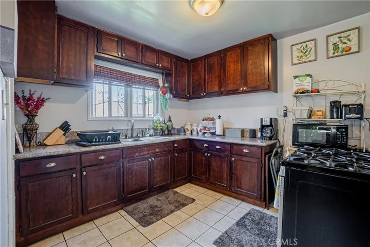 6031 4th Avenue, Los Angeles, California 90043