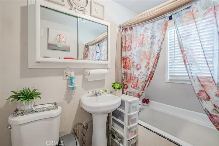 6031 4th Avenue, Los Angeles, California 90043