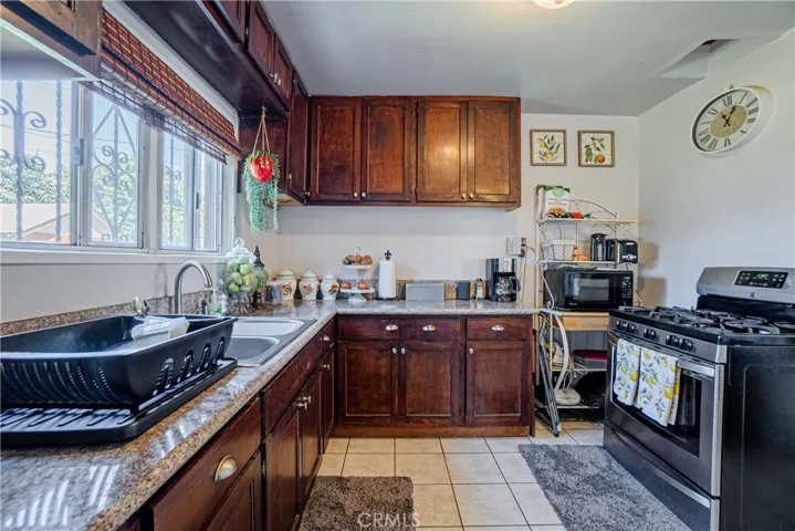 6031 4th Avenue, Los Angeles, California 90043