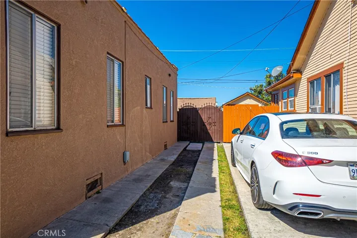 6031 4th Avenue, Los Angeles, California 90043