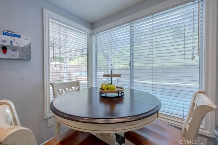 27533 Mariam Place, Saugus, California 91350