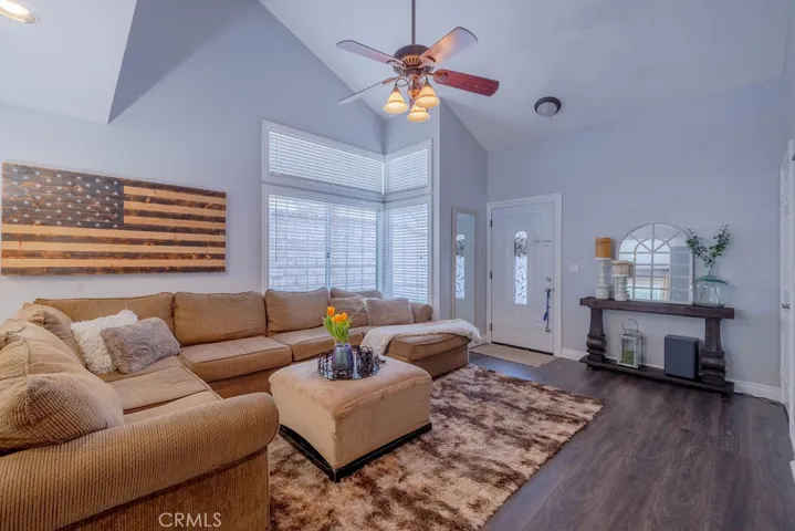 27533 Mariam Place, Saugus, California 91350