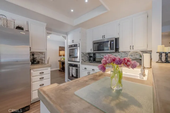 27533 Mariam Place, Saugus, California 91350
