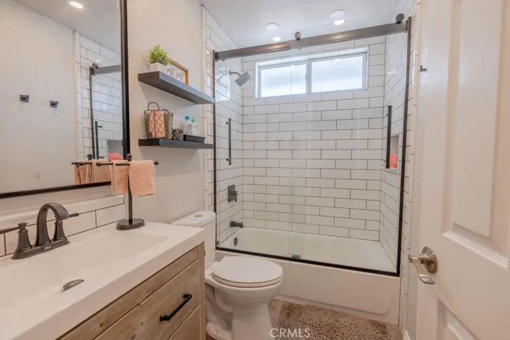 27533 Mariam Place, Saugus, California 91350