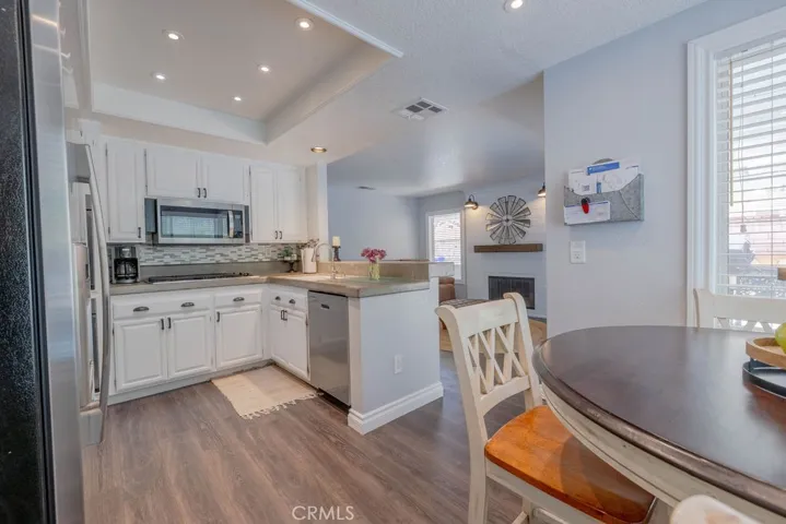 27533 Mariam Place, Saugus, California 91350